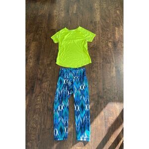 Athletic women's pants and shirt bundle (small)